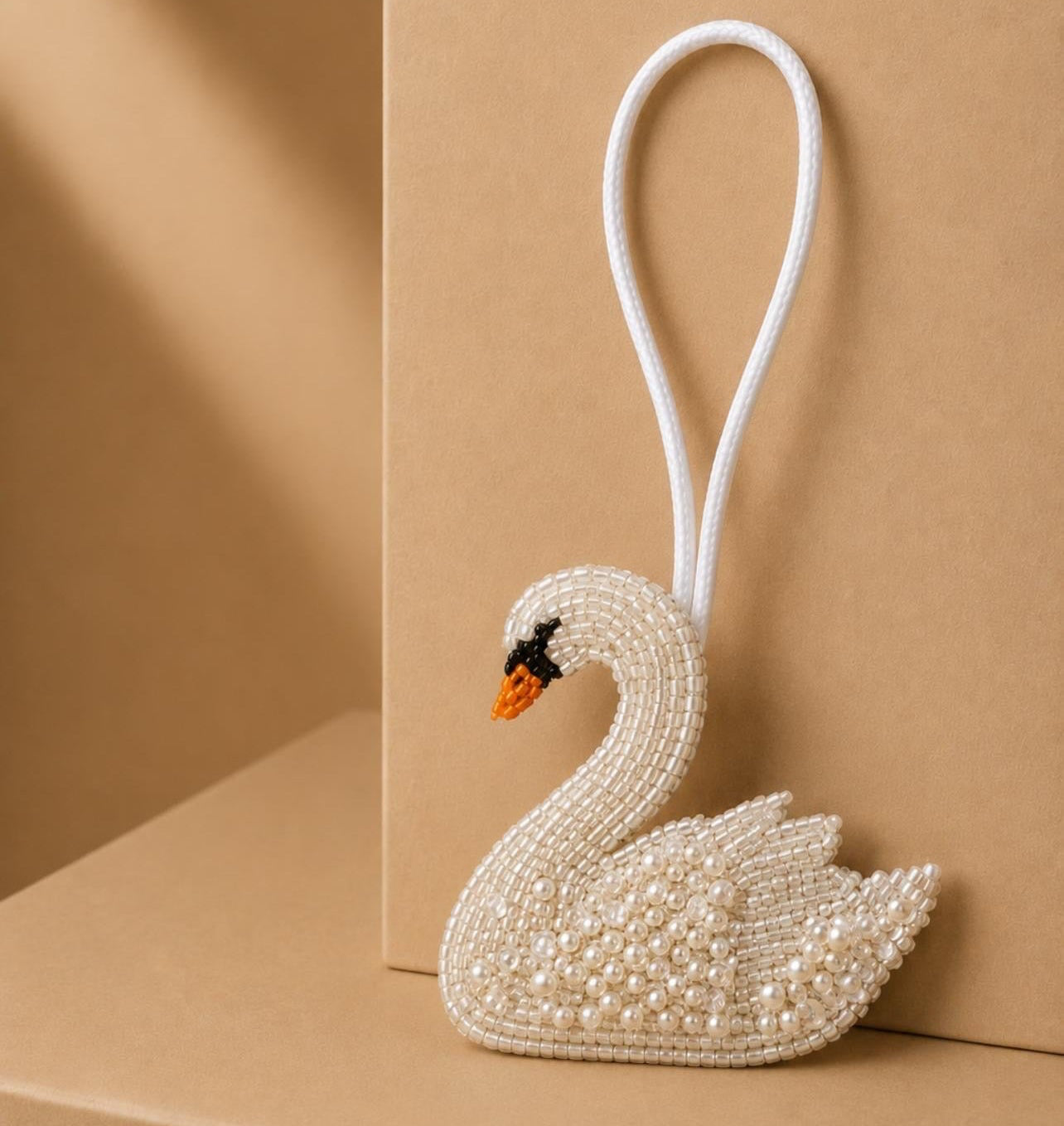 Pearly Swan Charm